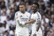 巴萨2-0完胜西班牙人！提前两轮问鼎西甲，弗兰克包揽国内三冠